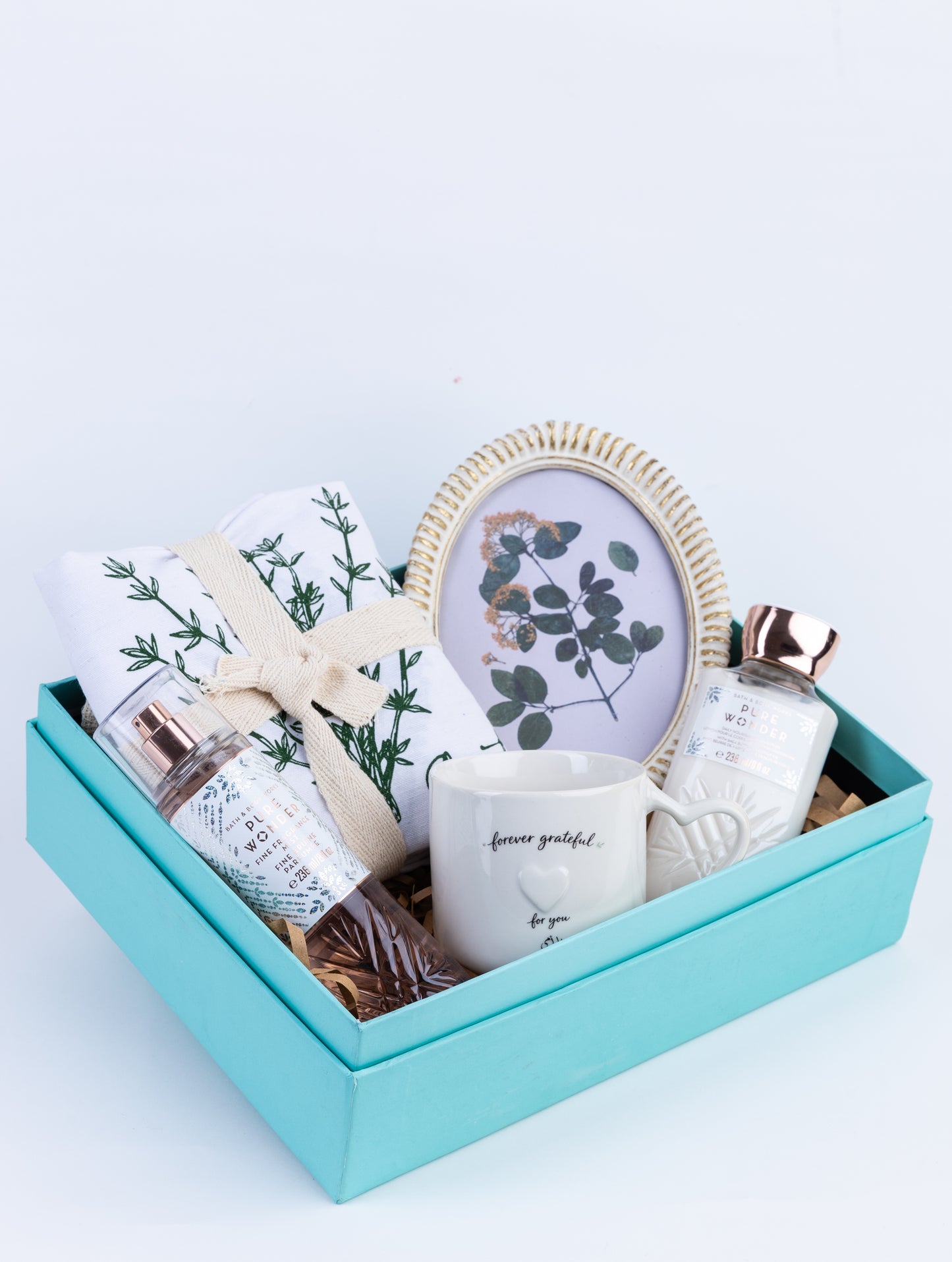 
                  
                    MOM BOX
                  
                