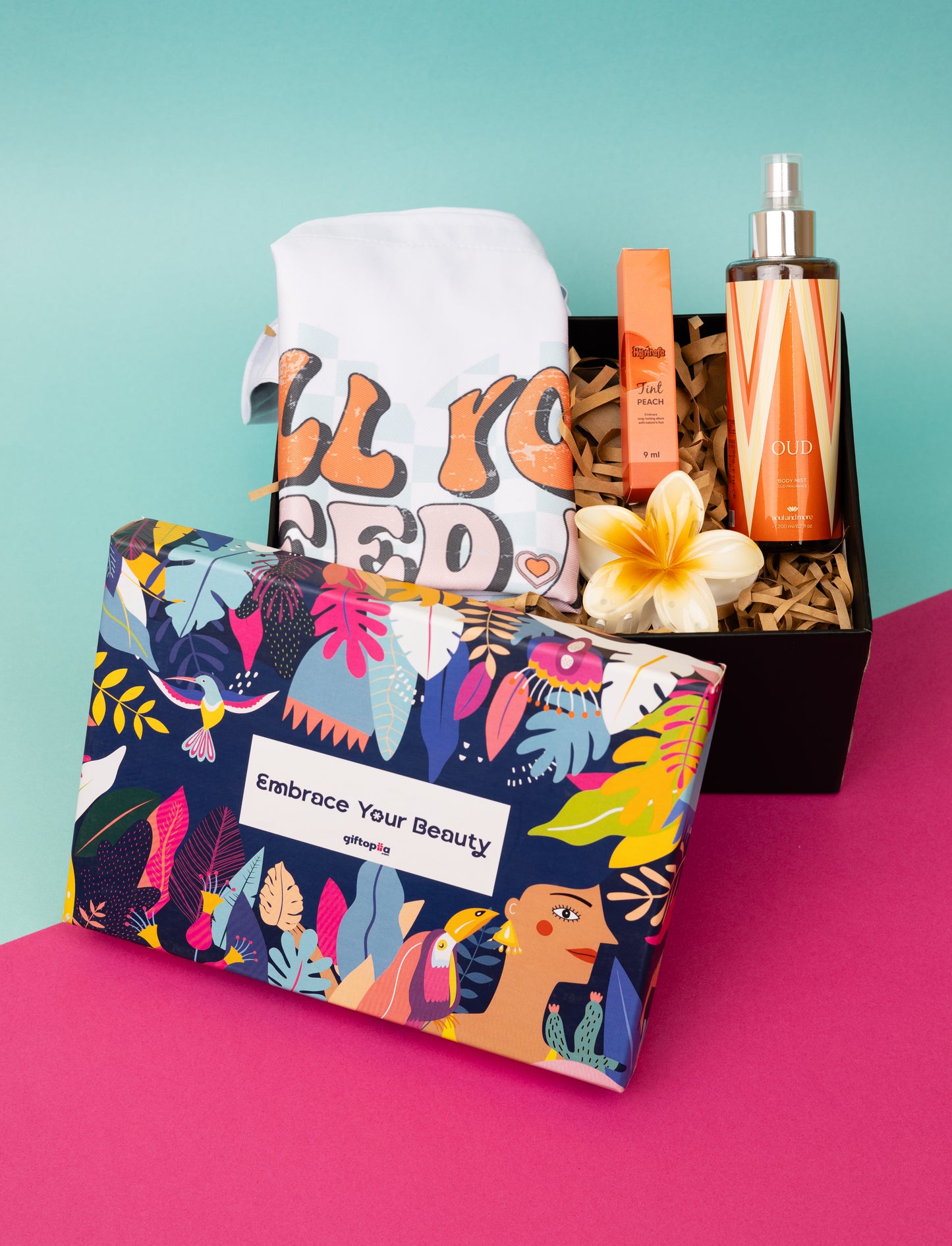 
                  
                    Sunset Chic Box
                  
                