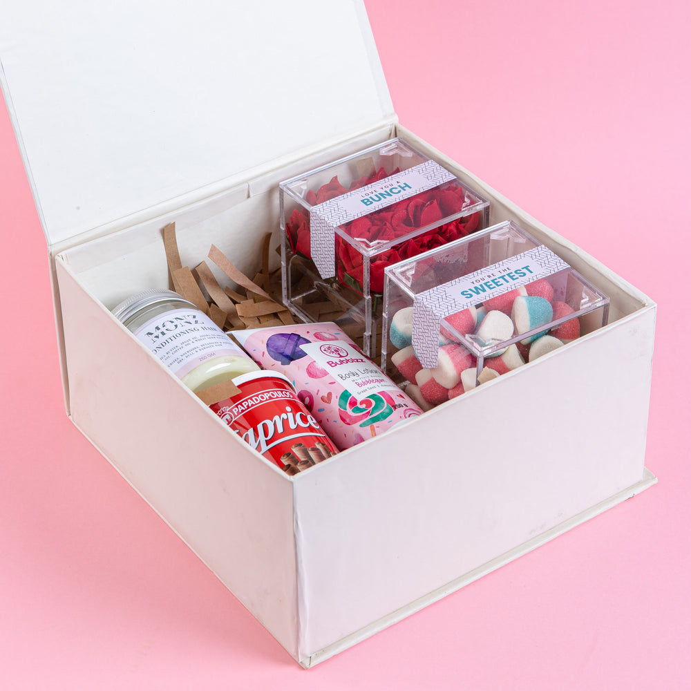 
                  
                    sweetest Gift Box
                  
                
