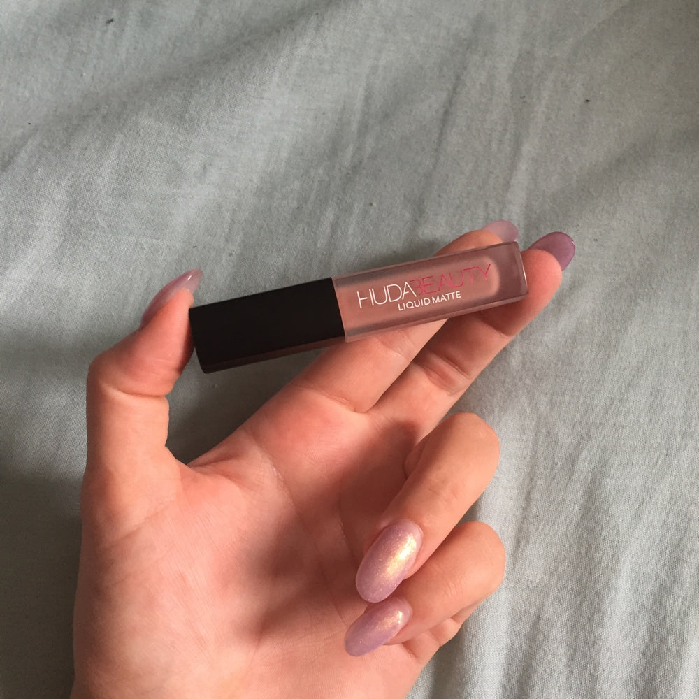 Huda Beauty-Liquid Matte Lipstick 