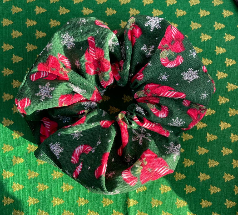 Localize Me-Candy Cane Scrunchies