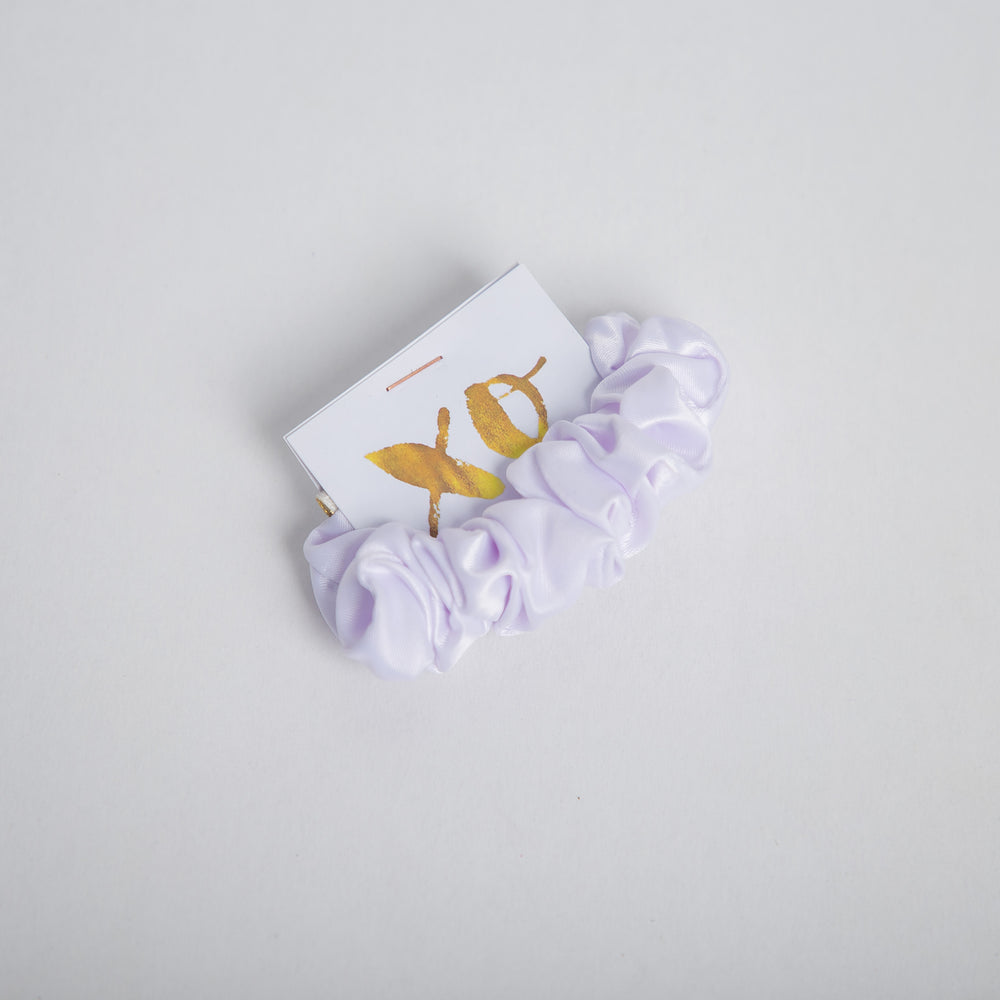 Xo Satin-Scrunchies "White"