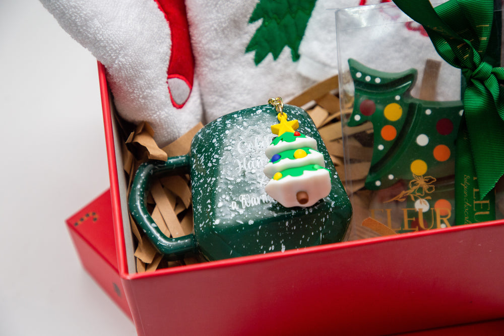 Ready Made Gifts-Holly Jolly Home Gift Box.
