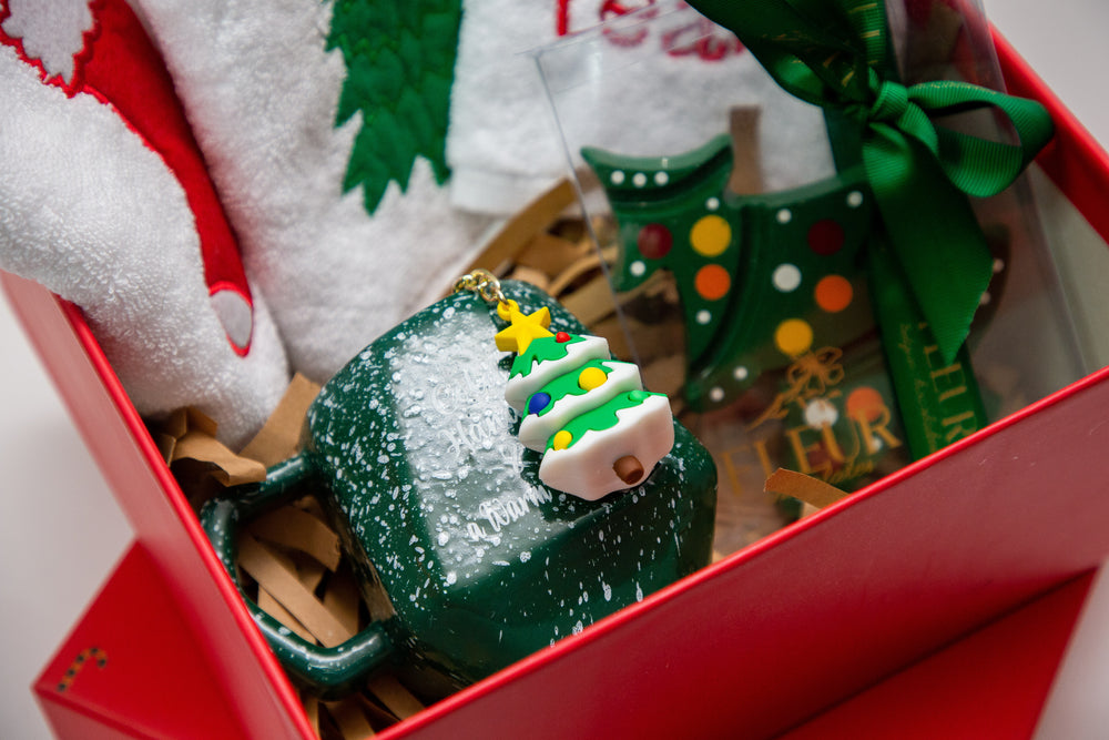 Ready Made Gifts-Holly Jolly Home Gift Box.