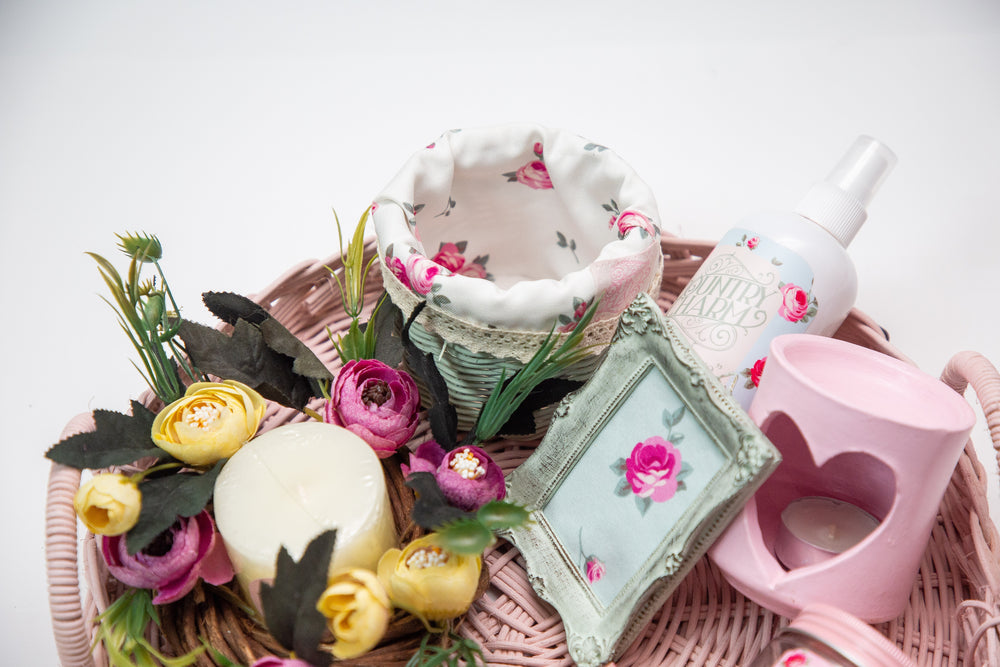 Ready Made Gifts-Chic Cottage Decor box