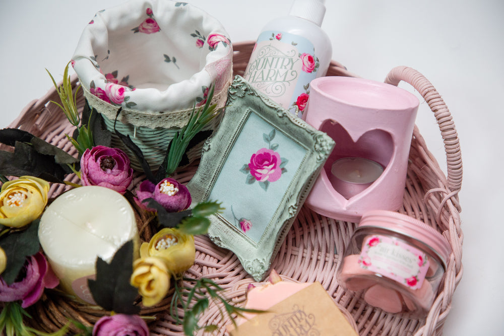 Ready Made Gifts-Chic Cottage Decor box