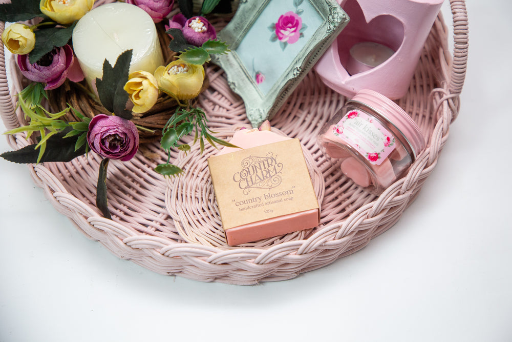 Ready Made Gifts-Chic Cottage Decor box