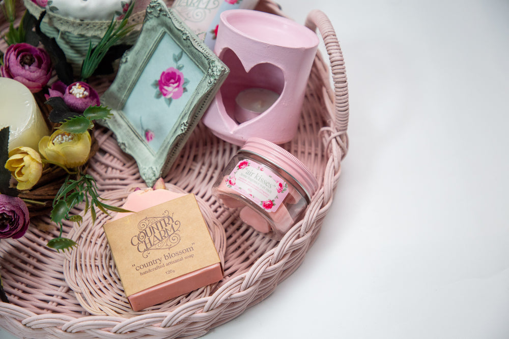 Ready Made Gifts-Chic Cottage Decor box