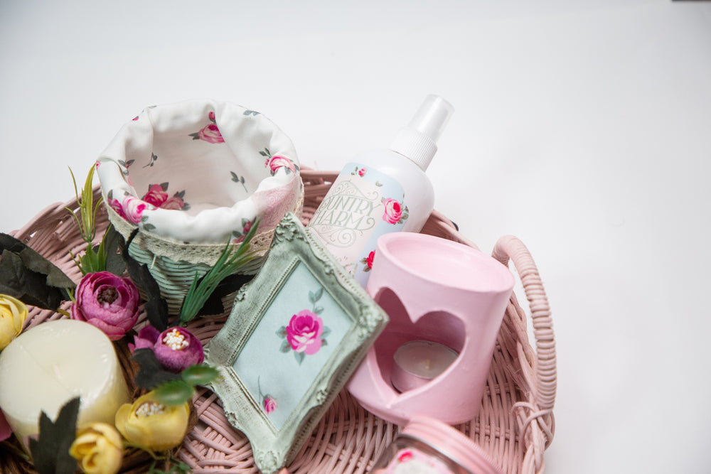 Ready Made Gifts-Chic Cottage Decor box