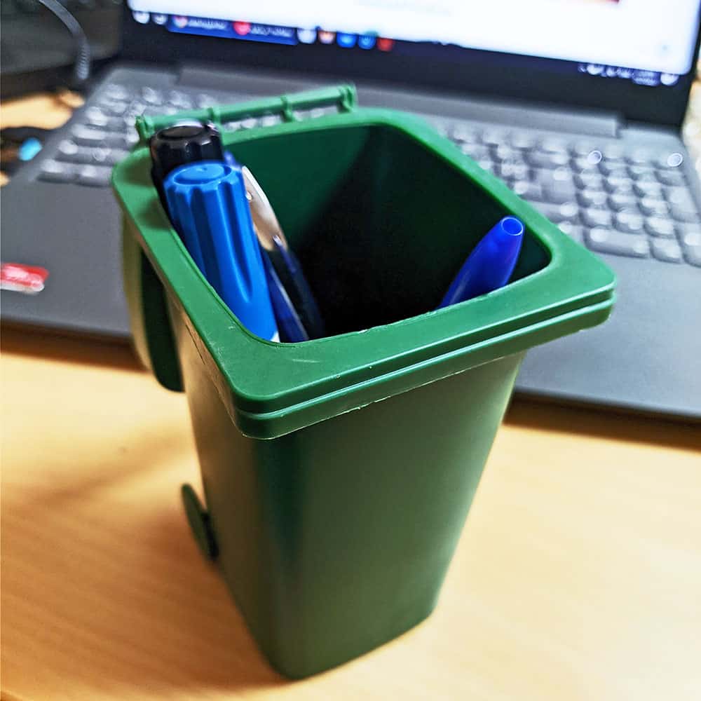 OddBits-Trash Bin with Lid Pen Holder "Green"