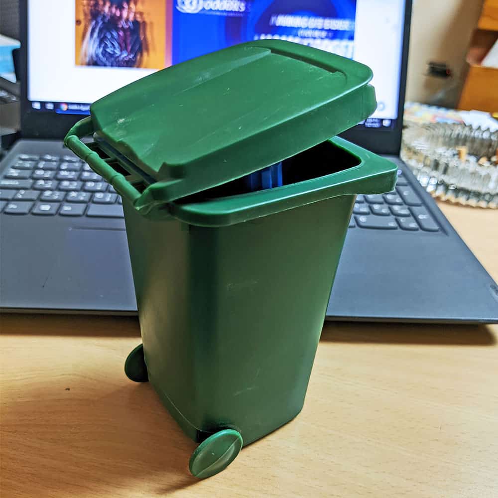 OddBits-Trash Bin with Lid Pen Holder "Green"