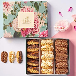 
            
                Load image into Gallery viewer, Fleur Chocolate-Flavored Biscuits Box topped with Belgian Chocolate 1 K
            
        